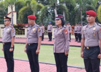Polres Mukomuko Gelar Upacara Korp Raport, Ini Pesan Kapolres Kepada Personel Yang Mendapat Kenaikan Pangkat