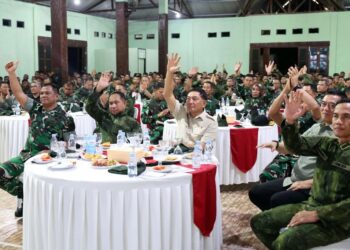 Panglima TNI dan Menhan RI Hadiri Malam Akrab Bersama Ribuan Prajurit di Papua