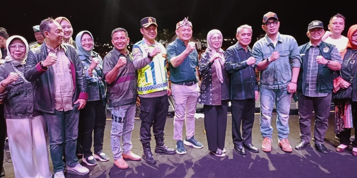 Wakil Bupati Tutup Rangkaian HUT OI Ke -21