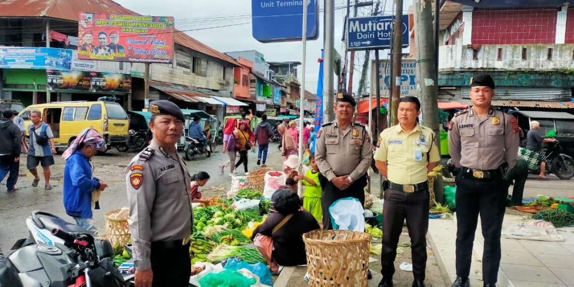 Sat Pamobvit Polres Dairi Gelar Patroli Dialogis, Pastikan Aktivitas Masyarakat Berjalan Aman dan Lancar