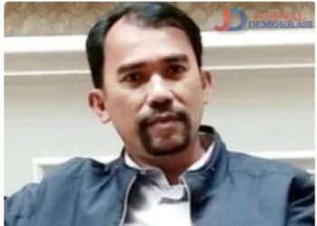 MENCERMATI LEGALITAS DAN KINERJA KPK DI MATA HUKUM.