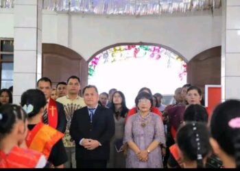 PJ Bupati Dairi Didampingi Pejabat Ketua TP.PKK Dairi Melaksanakan Ibadah Di Gereja Sidang Jemaat (GSJA)