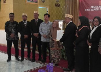 KPU Kabupaten Mesuji Tetapkan Hj.Elfianah-Yugi Wicaksono Bupati dan Wakil Bupati Terpilih Priode 2025-2030