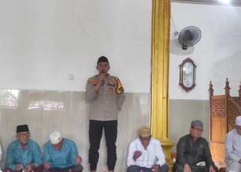 Jumat berkah ” Kapolsek Rantau Alai Curhat bersama masyarakat di Masjid Al Husna Desa Talang Sari