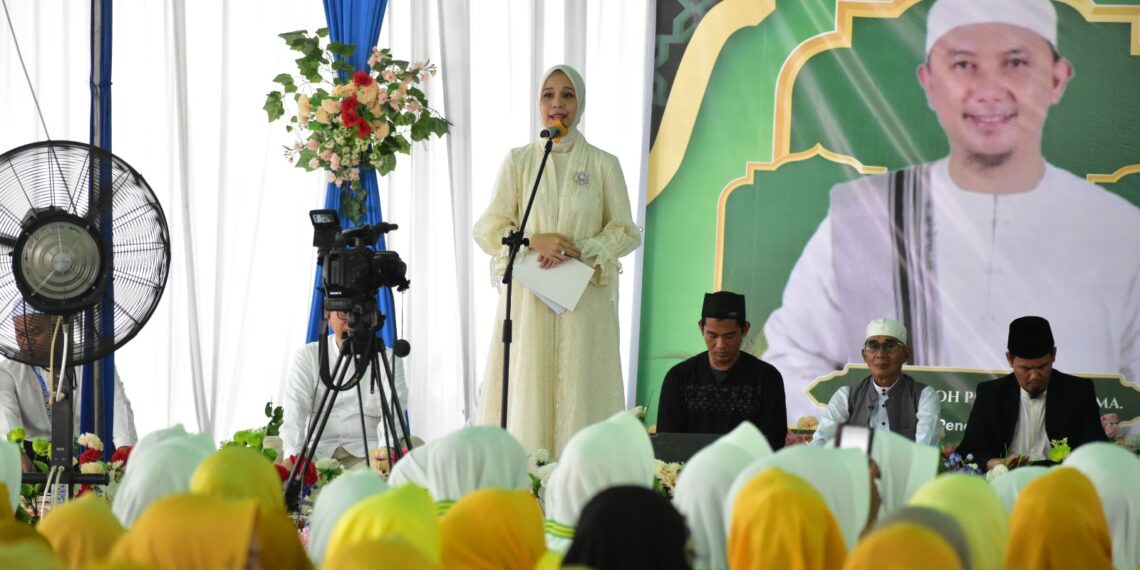 Ketua TP PKK OKI Hadiri Tabligh Akbar dan Wisuda Alqur’an Jelang Ramadhan