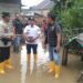 Polres OKI dan Polsek Lempuing Sambangi Warga Terdampak Banjir di Dusun 1 Desa Tebing Suluh