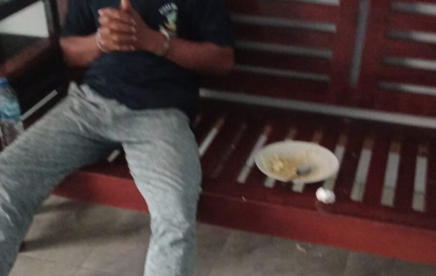 Meresahkan dan Merusak Mobil Warga, Orang Gila di Mukomuko Ditangkap Satpol PP