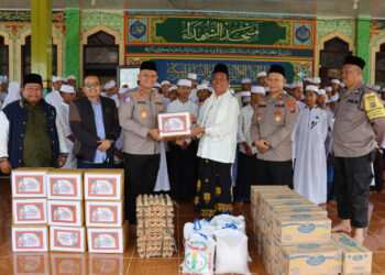 Safari Ramadan, Kapolres Dairi Sambangi Pesantren Dairi, Salurkan Sembako Dan Takjil