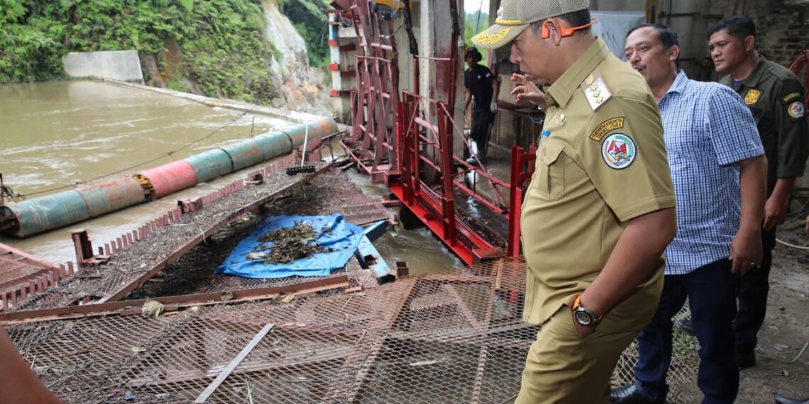 Bupati Taput JTP Hutabarat Tinjau Fasilitas SPAM Tarutung