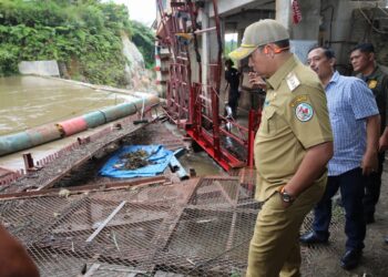 Bupati Taput JTP Hutabarat Tinjau Fasilitas SPAM Tarutung