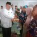 Bupati Chairul Huda, SH, Bagikan Sembako Gratis Kepada Lansia
