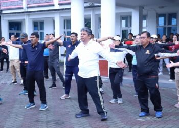 Gelorakan Semangat! Wakil Bupati Tapanuli Utara Ajak Senam Pagi Bersama