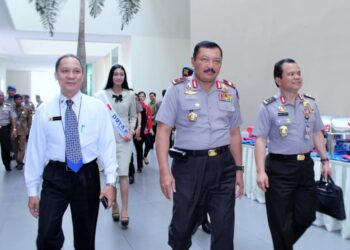 Ketua Umum PPWI, Wilson Lalengke, S.Pd, M.Sc, MA, Membangun Sinergi Harmonis dengan Kepolisian di Masa Kepemimpinan Kapolri Jenderal Sutarman