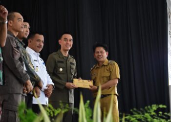 Cegah Penyelewengan Anggaran, Bupati Muchendi Dorong Digitalisasi Dana Desa  .