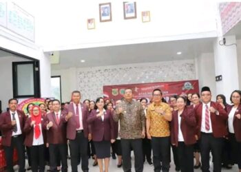 Bupati Dairi. Ir. Vickner Sinaga Hadiri HUT (PPNI) Yang Ke-51 dan Pelantikan DPD PPNI Kabupaten Dairi
