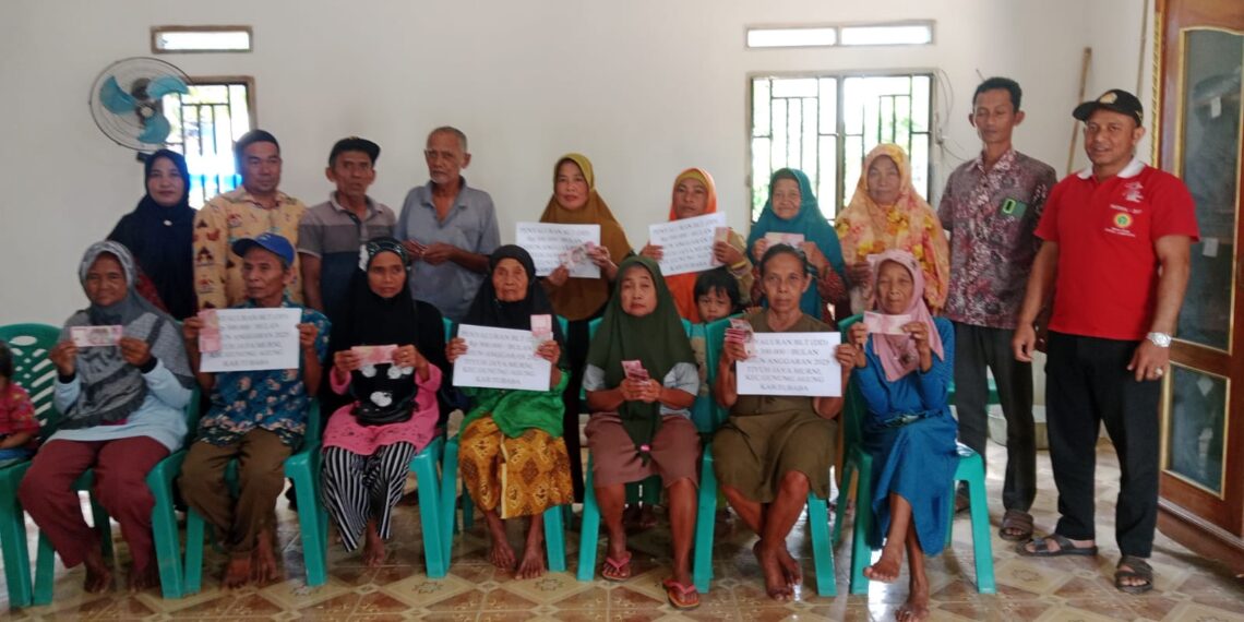 Pemerintah Tiyuh Jaya Murni, Kecamatan Gunung Agung, Melaksanakan Penyaluran BLT-DD Tahap Pertama Tahun 2025