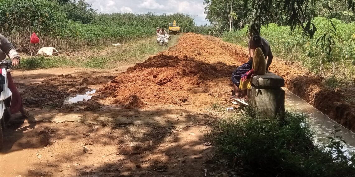 Tiyuh Bangun Jaya, Melaksanakan Program Pemiliharaan Jalan Usaha Tani