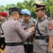 Kapolres Mukomuro, AKBP Riky Crisma Wardana, memimpin langsung serah terima jabatan 5 pejabat utama di lingkungan Polres Mukomuro.
