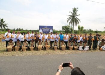 NUSAKAMBANGAN PANEN PERDANA, BANGUN LUMBUNG KETAHANAN PANGAN DAN BERI KESEMPATAN WARGA BINAAN