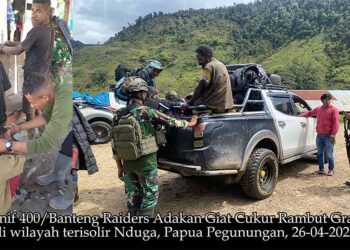 Perkuat Kebersamaan dengan Rakyat, Yonif 400/Banteng Raiders Adakan Giat Cukur Rambut Gratis