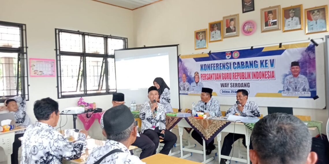 Semangat dan Solidaritas Warnai Konferensi Cabang ke-V PGRI Way Serdang