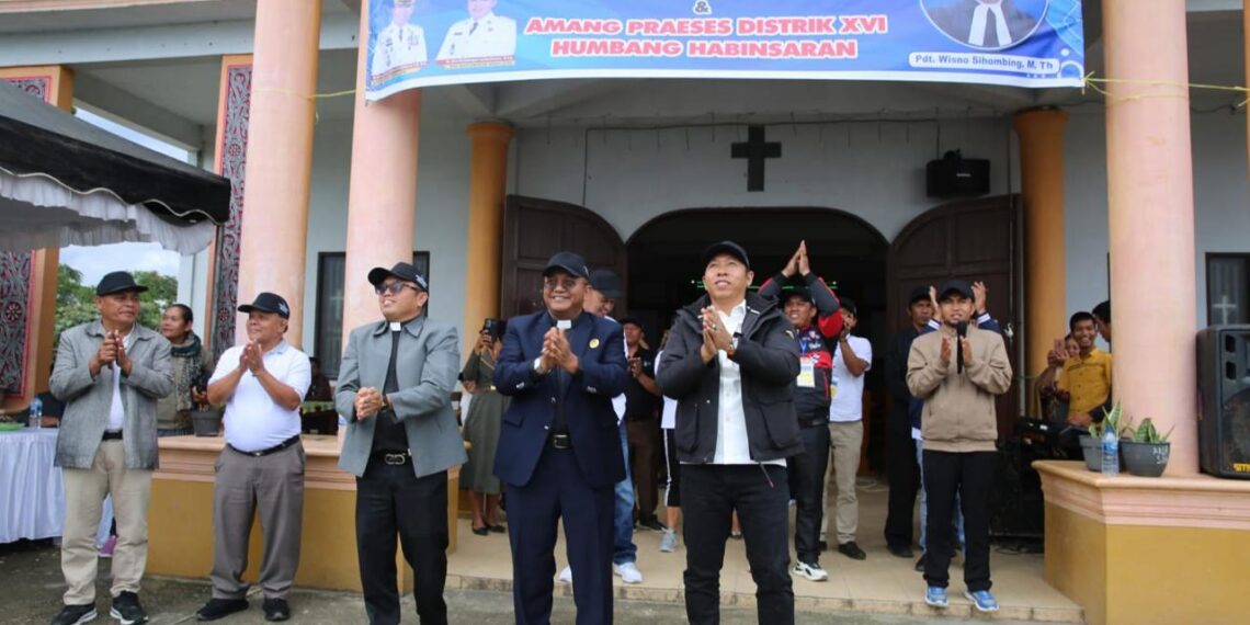 BUPATI TAPANULI UTARA RESMI BUKA ACARA PARHEHEON AMA HKBP POHAN TONGA KECAMATAN SIBORONGBORONG