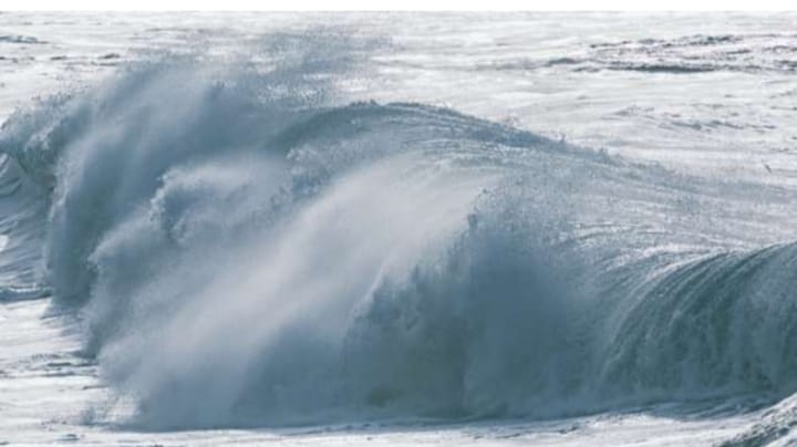 BMKG Peringatkan Gelombang Tinggi di Perairan Mukomuko, BPBD Imbau Nelayan Waspada