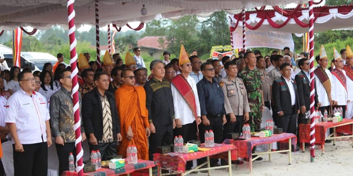 Wakil Bupati Taput Ikuti Perayaan Hari Raya Waisak di Vihara Bodhisitala