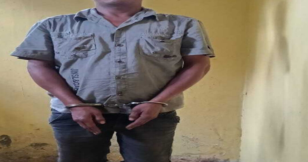 Pria Paruh Baya Diamankan ke Sat Reskrim Polres Dairi Usai Tikam Temannya di Warung Tuak