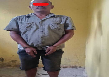 Pria Paruh Baya Diamankan ke Sat Reskrim Polres Dairi Usai Tikam Temannya di Warung Tuak