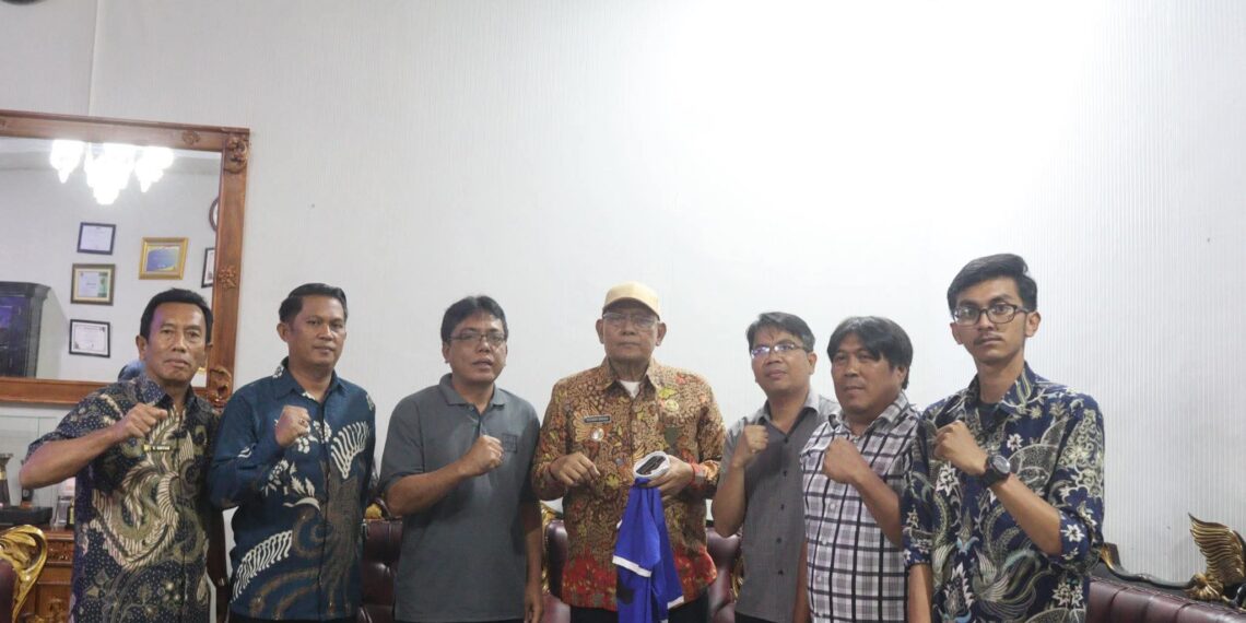 Bupati Dairi Cek Pajak Sidikalang Sekaligus Mengajak Pengendara Tertib Dalam Berlalu Lintas