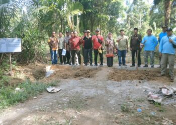 Camat XIV Koto Monitoring  Pembangunan Desa Pauh Terenja dan Desa lubuk Sanai di Kecamatan XlV Koto