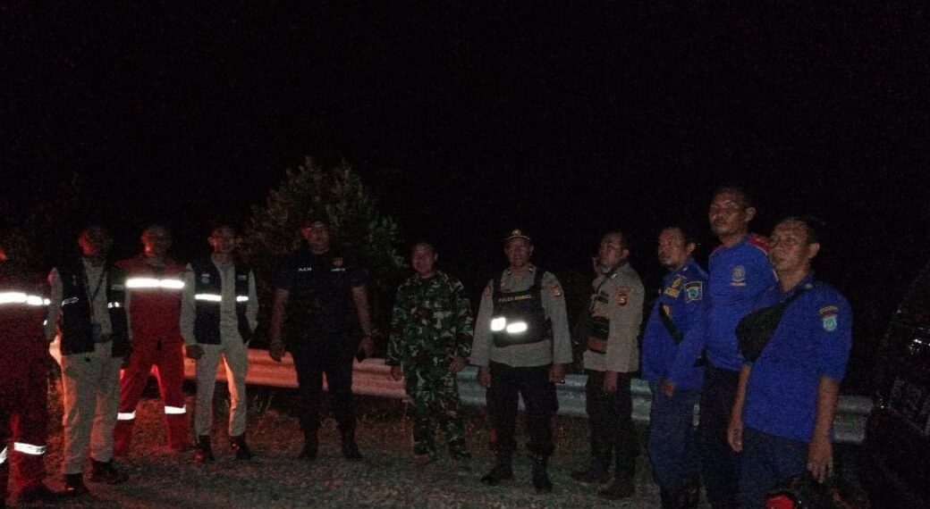 Sigap,Babinsa 402-06/Tanjung Batu Berhasil Padamkan Api