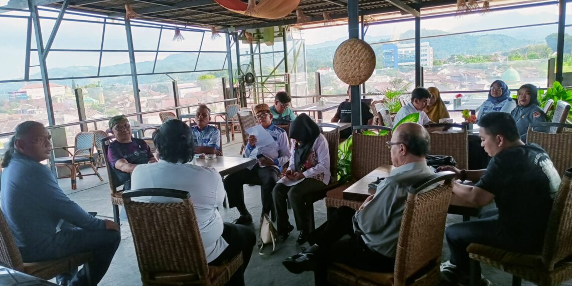 Usai Melantik Pengurus PPWI se-provinsi Lampung, Ketum PPWI Berikan Pelatihan Jurnalistik Kepada Warga dan Jurnalis