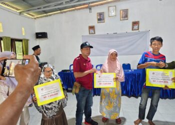 Pemerintah Desa Dusun Baru Salurkan BLT  II Tahun 2025, Kepada 19 Orang Penerima