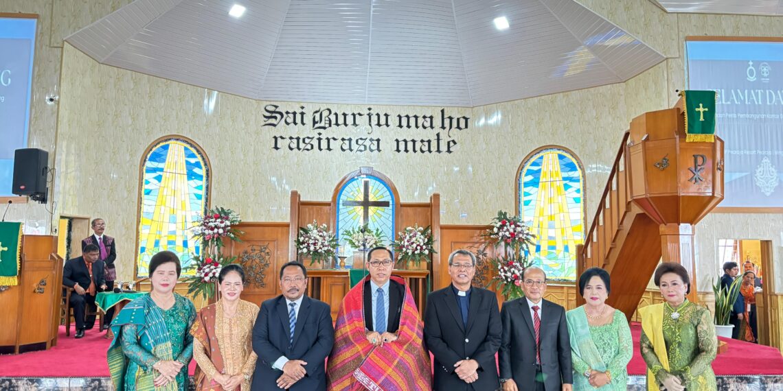 Bupati Taput Ajak Jemaat Distrik II Silindung Bersama Dukung Program Pemerintah