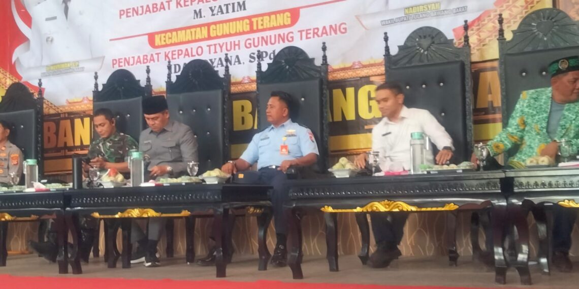 Bupati Tulang Bawang Barat Hadiri Pelantikan Dan Pengambilan Sumpah Jabatan PJ, Kepala Tiyuh
