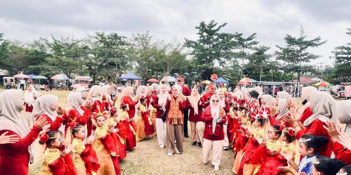 Bupati Mesuji, Hj, Elfinah, SE, Menghadiri Hari Anak Nasional