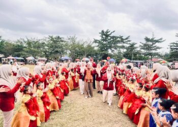 Bupati Mesuji, Hj, Elfinah, SE, Menghadiri Hari Anak Nasional