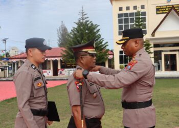 Upacara Kenaikan Pangkat Pengabdian dan Serah Terima Jabatan di Polres Humbang Hasundutan