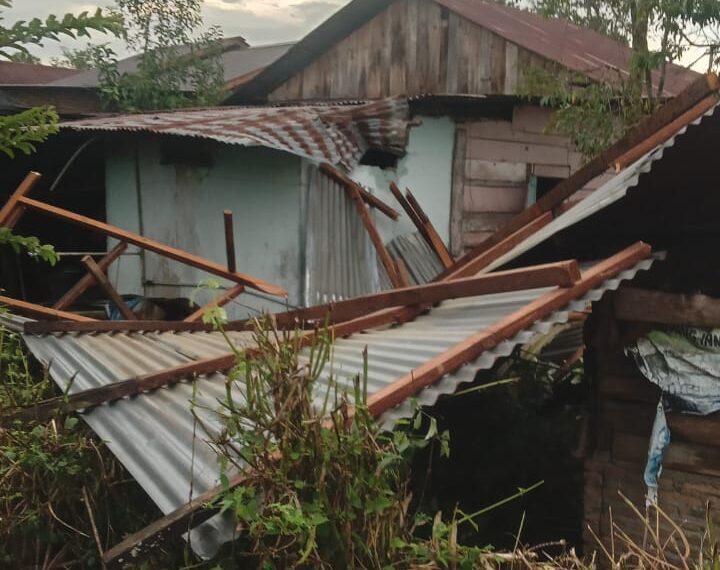 Puting Beliung Terjang Desa Paniaran, Tujuh Rumah Warga Rusak