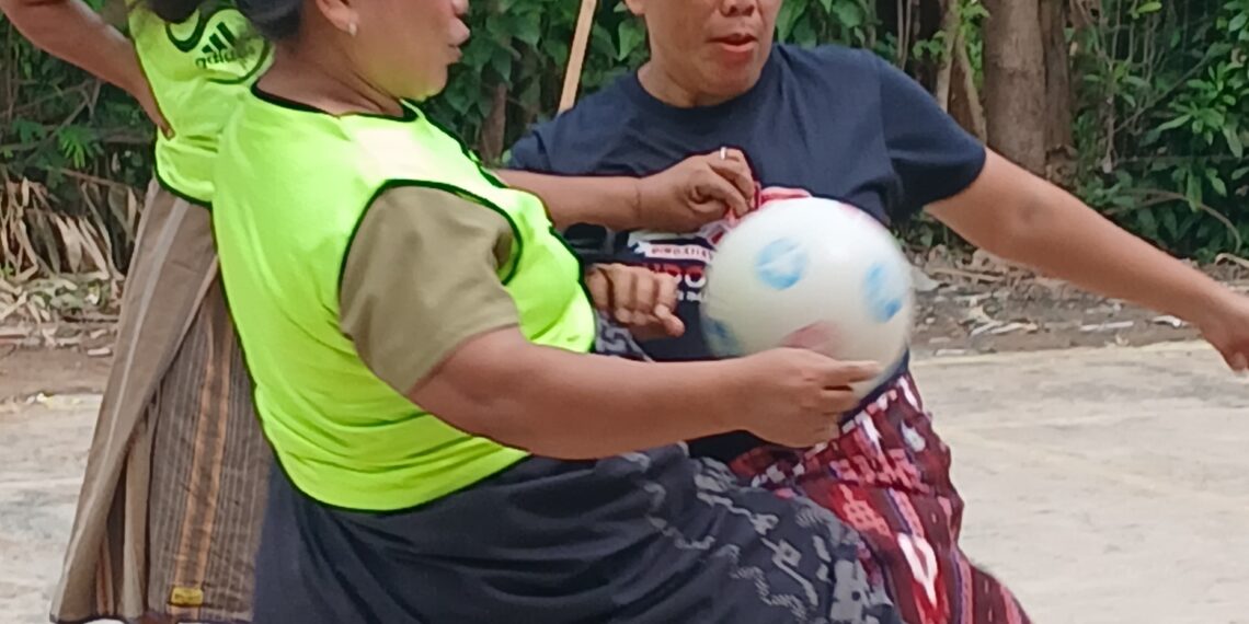 Gebyar Merdeka ke-80 di Lingkungan Sumur Jaya RT 04 : Futsal Ibu-Ibu Bersarung, Tawa, dan Kebersamaan