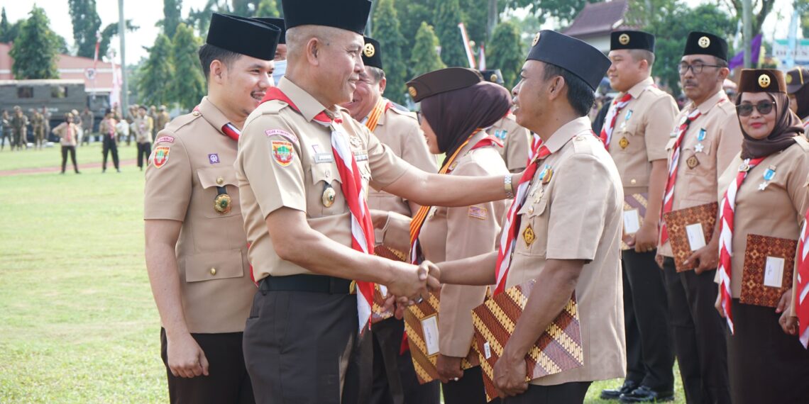 Kasdim 0402/OKI Hadiri Upacara Pramuka di Halaman Pemda OKI