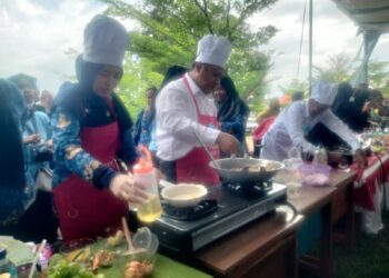 Waw Ternyata Kepala Puskesmas Rawat Inap Buko Poso Jago Masak Nasi Goreng