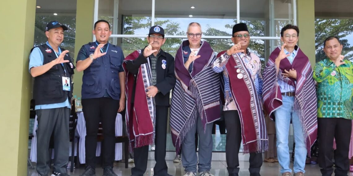 Lakukan Revalidasi, Tim Assesor dari Unesco Tiba di  Geopark Kaldera Toba Geosite Silahisabungan