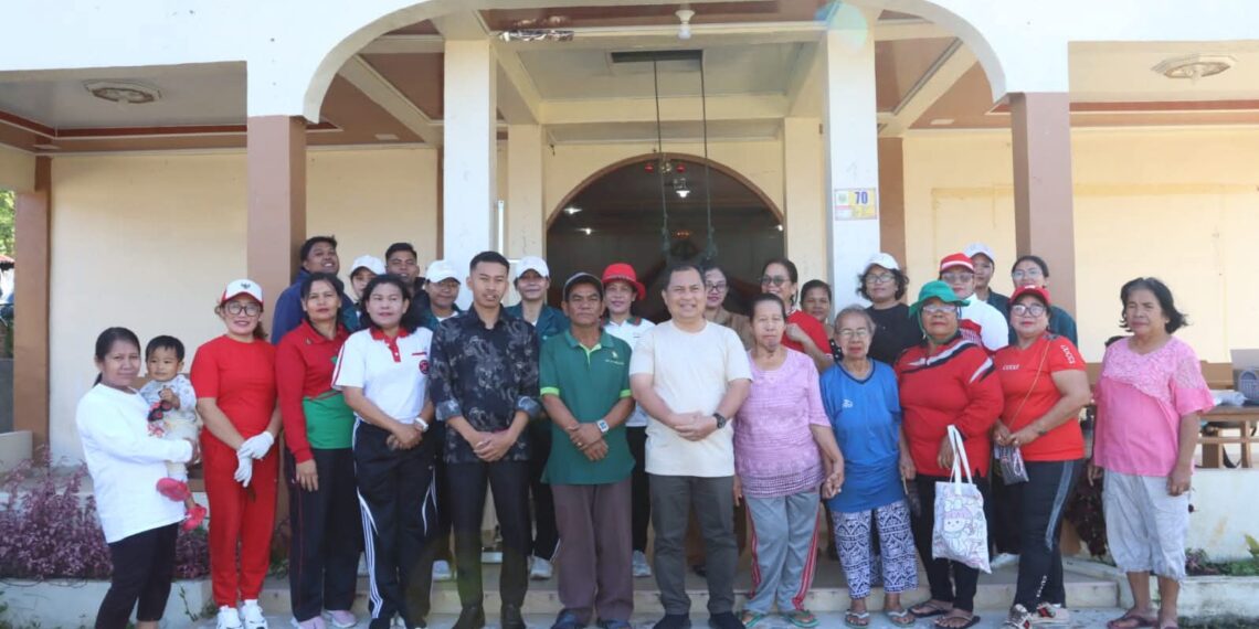 Dukung Penguatan Organisasi Perempuan, Sekretaris Daerah Hadiri Senam Bersama Lansia GKPPD Resort Panji Bako