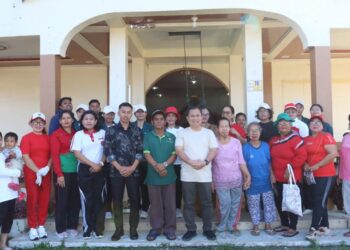 Dukung Penguatan Organisasi Perempuan, Sekretaris Daerah Hadiri Senam Bersama Lansia GKPPD Resort Panji Bako