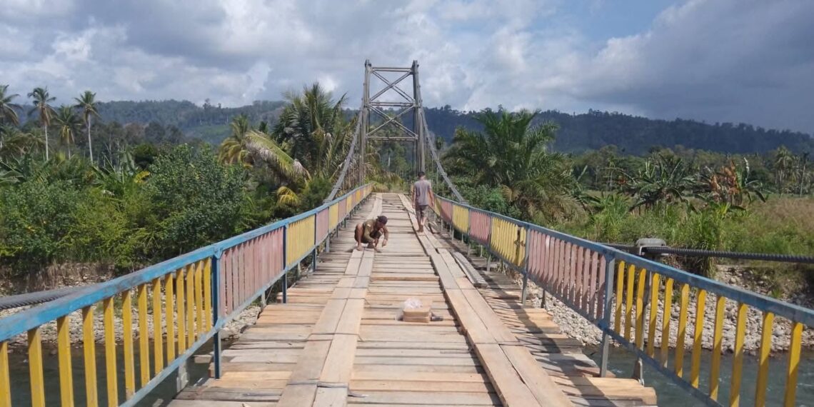 Pemerintah Daerah Kabupaten Mukomuko Laksanakan Pemeliharaan Jembatan untuk Meningkatkan Keselamatan dan Kelancaran Lalu Lintas