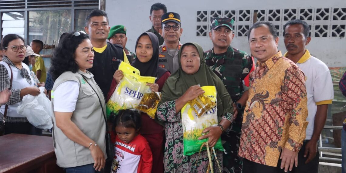 Ikuti Gerakan Pangan Murah Se-Kecamatan Seluruh Indonesia, Pemkab Dairi Salurkan 2400 Paket Untuk Masyarakat