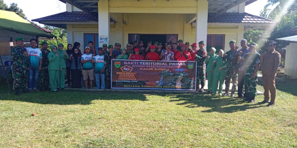 HUT ke-80 TNI, Kodim 0428/MM dan Dinkes Mukomuko, Selenggarakan Pengobatan Gratis, Ratusan Warga Ikuti